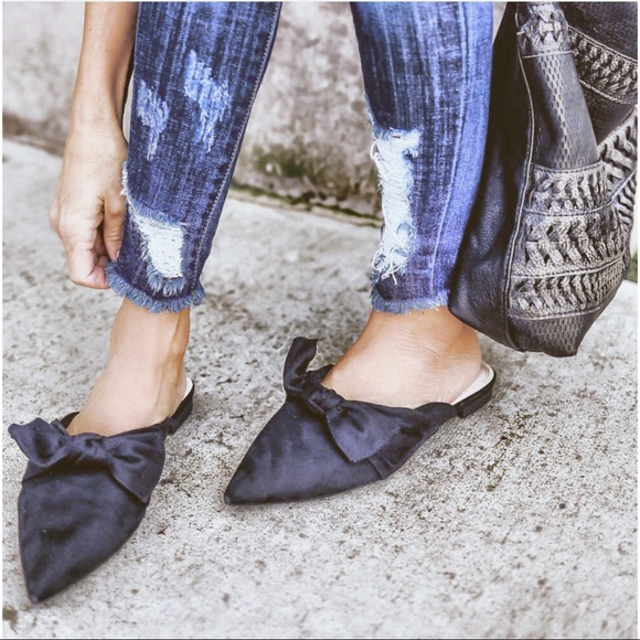 Shoes - ✨LAST PAIR✨5 ★★★★★ Rated HP 5/1-Vegan Suede Mules